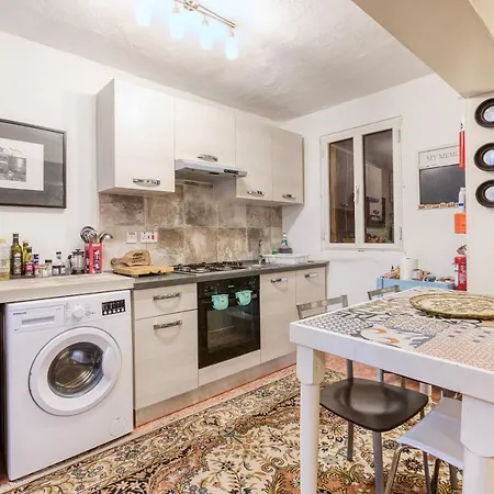 Holiday home Quaint 2br House Of Character With Private Terrace By 360 Estates