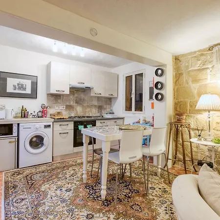 Holiday home Quaint 2br House Of Character With Private Terrace By 360 Estates *