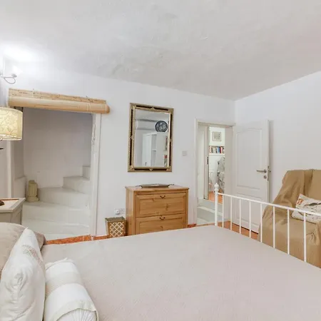 Quaint 2br House Of Character With Private Terrace By 360 Estates *